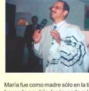 Max Crespo predicando con talit